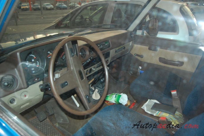 Toyota Land Cruiser 5th generation 60 series 1980-1990 (1987-1990 SUV 5d), interior