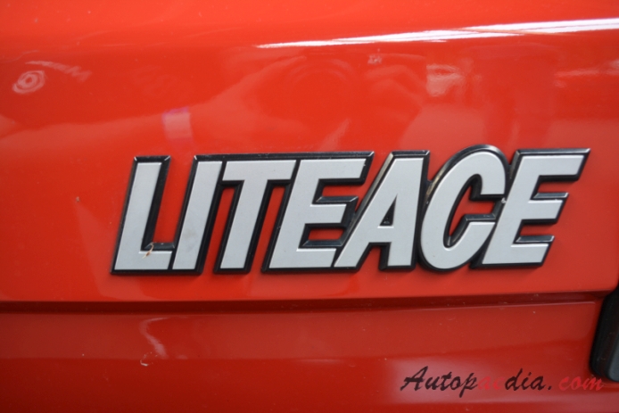 Toyota LiteAce 2nd generation (M20 Series) 1979-1985 (1983 KM20 van), rear emblem  