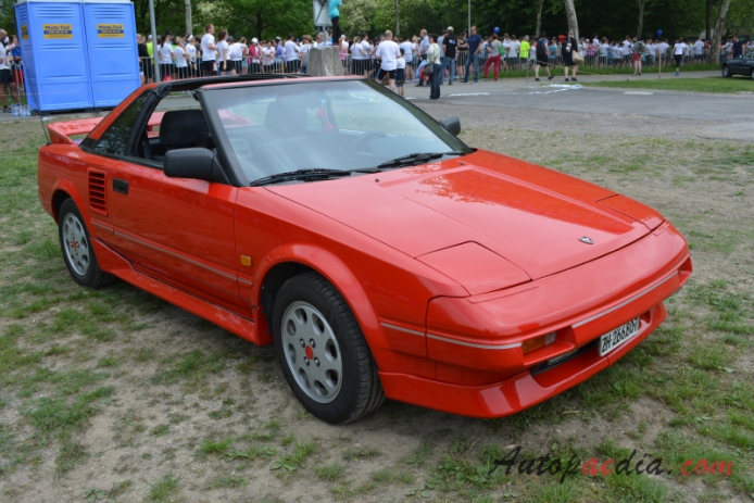 Toyota MR2 1st generation AW10, AW11 1984-1989 (1986-1989 Targa), right front view