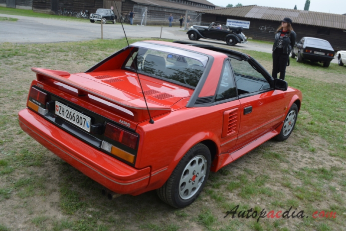 Toyota MR2 1st generation AW10, AW11 1984-1989 (1986-1989 Targa), right rear view