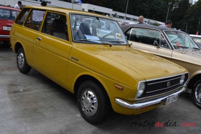 Toyota Publica 3. generacja UP30, KP30 series 1969-1978 (1976 Copain wagon 3d), prawy przód