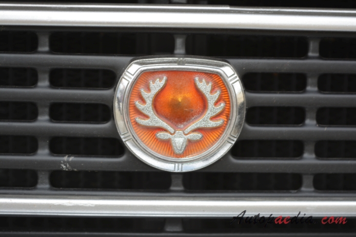 Toyota Publica 3. generacja UP30, KP30 series 1969-1978 (1976 Copain wagon 3d), emblemat przód 