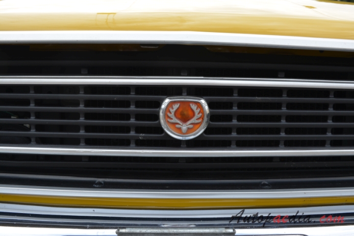 Toyota Publica 3rd generation UP30, KP30 series 1969-1978 (1976 Copain wagon 3d), front emblem  