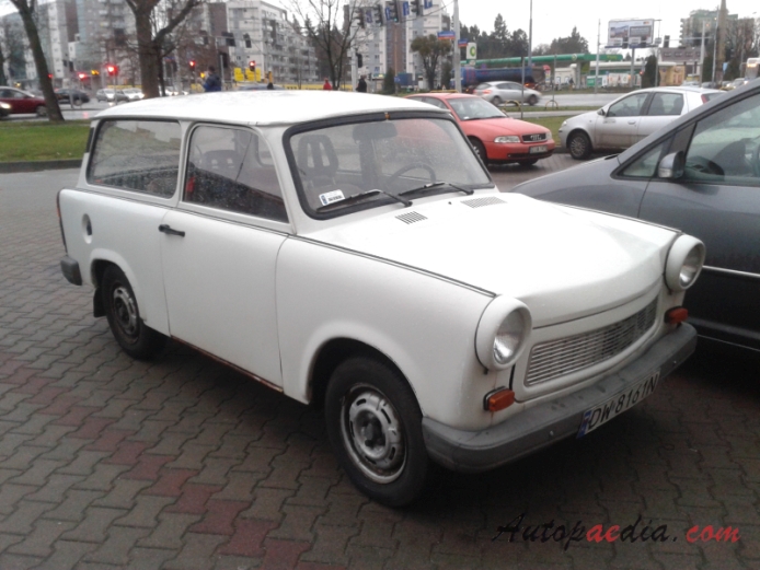 Trabant 1.1 1989-1991 (Universal kombi 3d), right front view