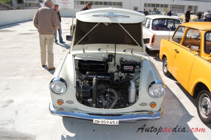 Trabant 600 (P60) 1962-1965 (1964 kombi deluxe 3d), przód
