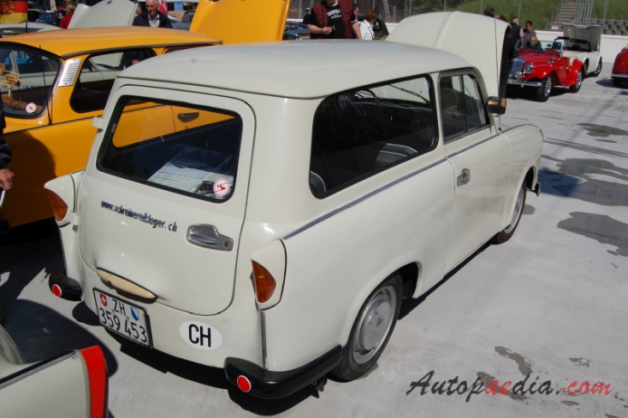 Trabant 600 (P60) 1962-1965 (1964 kombi deluxe 3d), right rear view