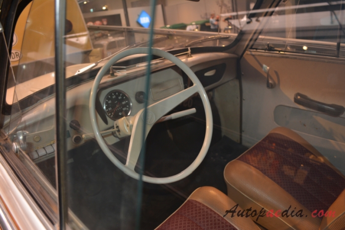 Trabant 600 (P60) 1962-1965 (1965 kombi 3d), wnętrze