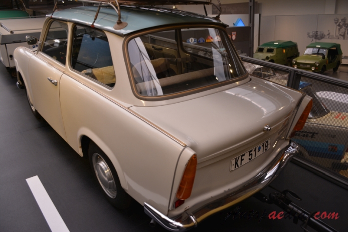 Trabant 601 1964-1990 (1964-1969 limuzyna 2d), lewy tył