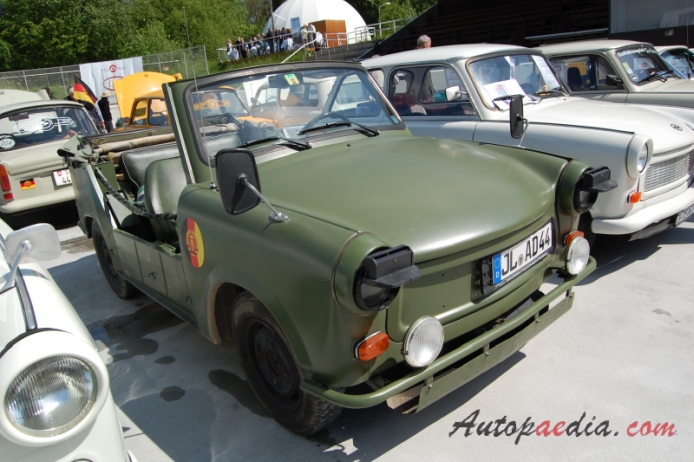 Trabant 601 1964-1990 (1968-1990 Kübelwagen military vehicle), right front view