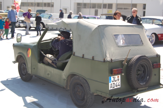 Trabant 601 1964-1990 (1968-1990 Kübelwagen pojazd wojskowy), lewy tył