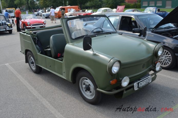 Trabant 601 1964-1990 (1968-1990 Kübelwagen military vehicle), right front view