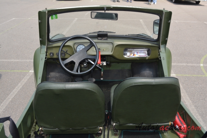 Trabant 601 1964-1990 (1968-1990 Kübelwagen pojazd wojskowy), wnętrze