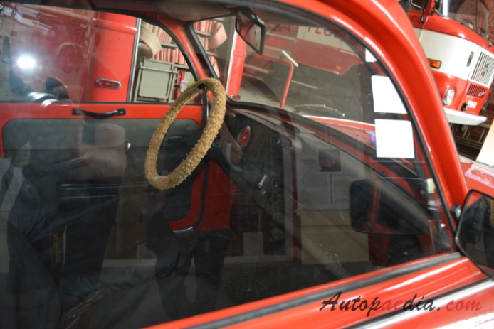 Trabant 601 1964-1990 (1969-1990 wóz strażacki), wnętrze