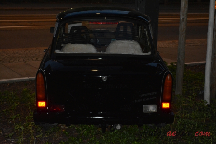 Trabant 601 1964-1990 (1969-1990 limuzyna 2d), tył