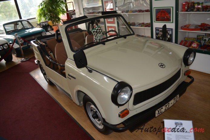 Trabant 601 1964-1990 (1978-1990 Trabant 601 F Tramp cabriolet), right front view