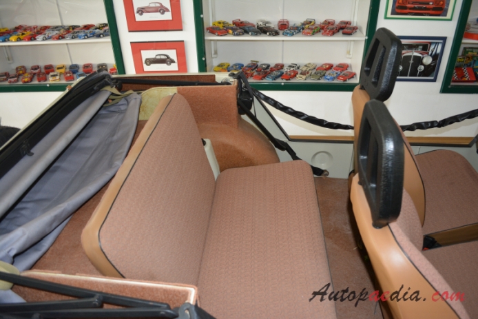 Trabant 601 1964-1990 (1978-1990 Trabant 601 F Tramp cabriolet), wnętrze