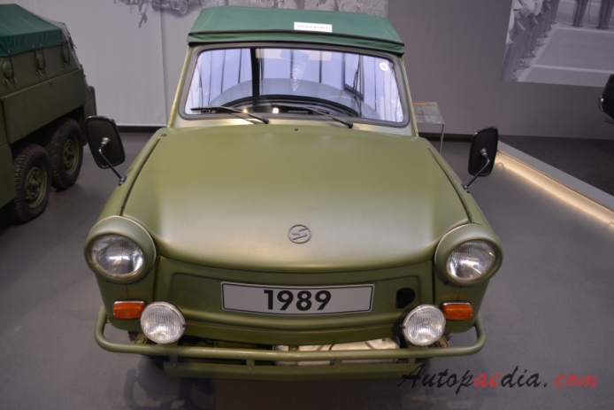 Trabant 601 1964-1990 (1989 Trabant P 601 A Kübelwagen military vehicle), front view
