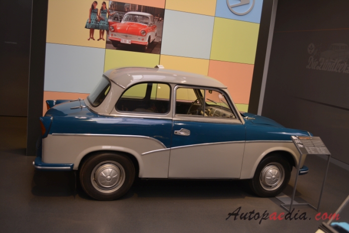 Trabant P50 1957-1962 (1958 limuzyna 2d), prawy bok