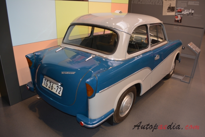 Trabant P50 1957-1962 (1958 limuzyna 2d), prawy tył