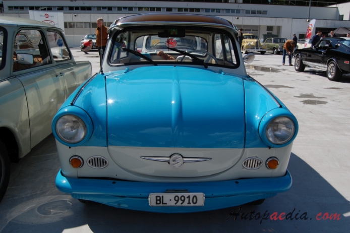 Trabant P50 1957-1962 (1959-1962 limuzyna 2d), przód
