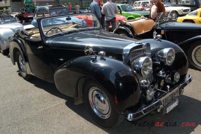 Triumph 1800 Roadster, Triumph 2000 Roadster 1946-1949, right front view