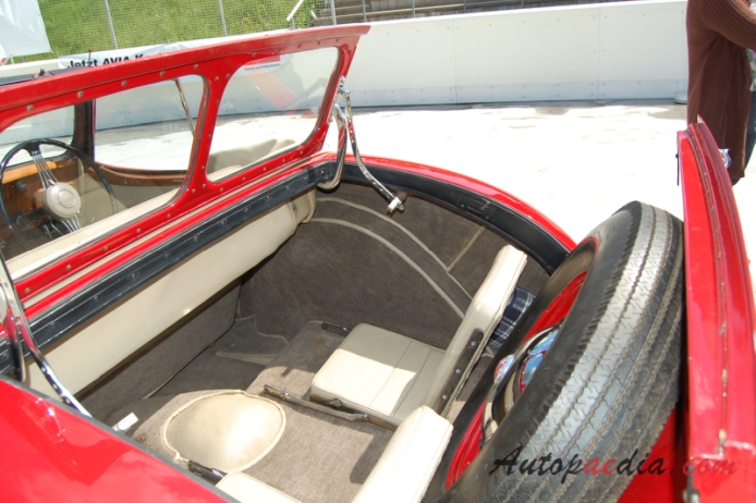 Triumph 1800 Roadster, Triumph 2000 Roadster 1946-1949 (1946 1800), interior