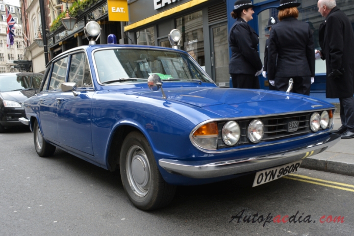 Triumph 2000 Mk2 1969-1977 (1969-1975 2500 Injection Police Car seda, right front view