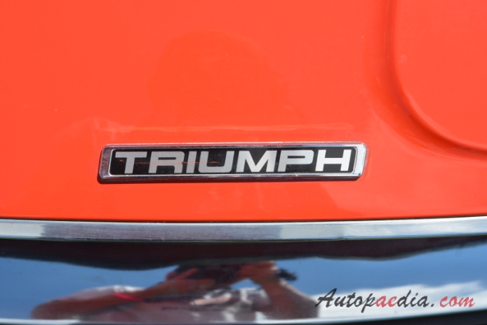 Triumph 2000 Mk2 1969-1977 (2000 TC seda, emblemat przód 