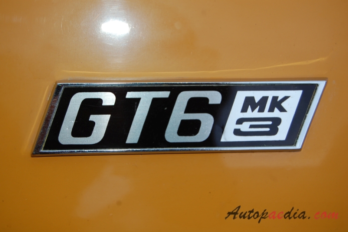 Triumph GT6 1966-1973 (1972 Mk III), front emblem  