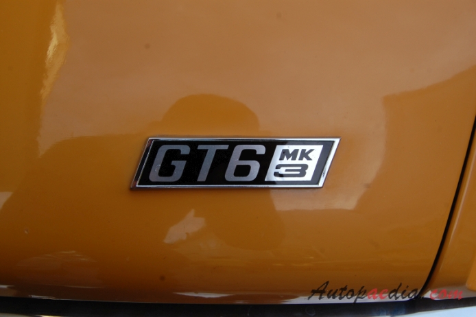 Triumph GT6 1966-1973 (1972 Mk III), front emblem  