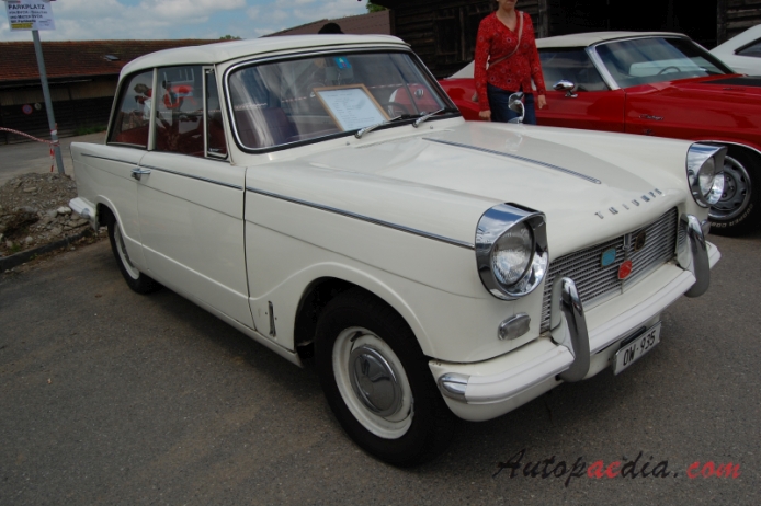 Triumph Herald 1959-1971 (1965 saloon 2d), right front view