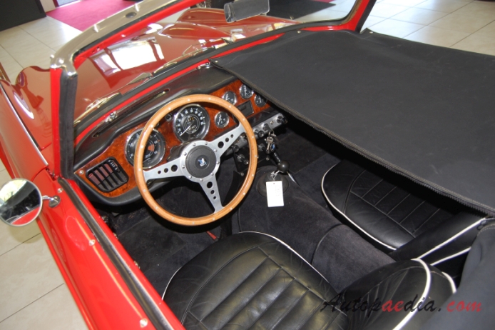 Triumph TR4 1961-1967 (1965 roadster 2d), wnętrze