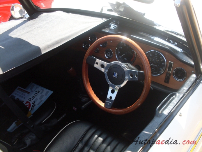Triumph TR5 1967-1968 (roadster), wnętrze