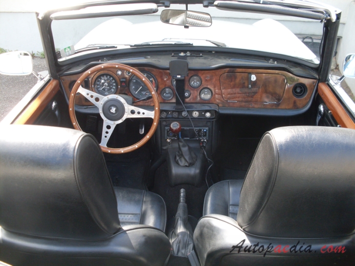 Triumph TR6 1969-1976 (1969-1972), wnętrze