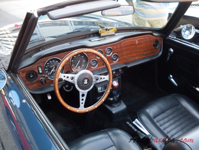 Triumph TR6 1969-1976 (1973), wnętrze