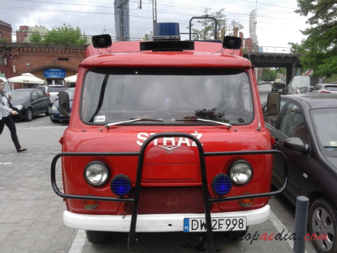 UAZ 452 1965-present (wóz strażacki), przód