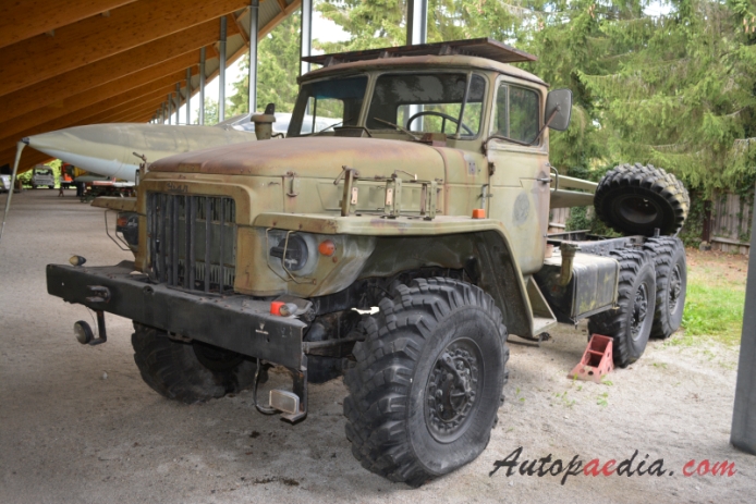 Ural 375 1961-1992 (Ural 375D 6x6 military truck), left front view