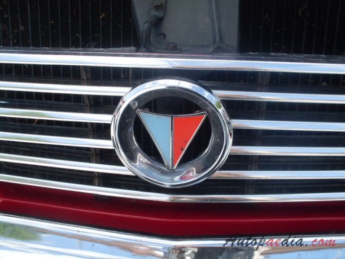 Chrysler Valiant 2. generacja 1963-1966 (1964 hardtop 2d), emblemat przód 