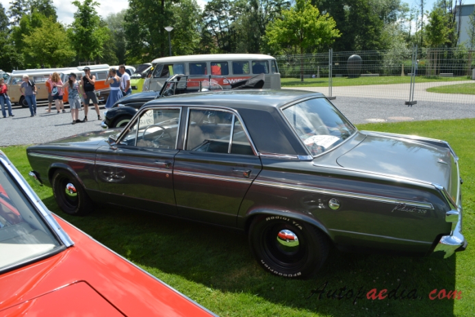Chrysler Valiant 2. generacja 1963-1966 (1966 V200 AP6 sedan 4d), lewy bok