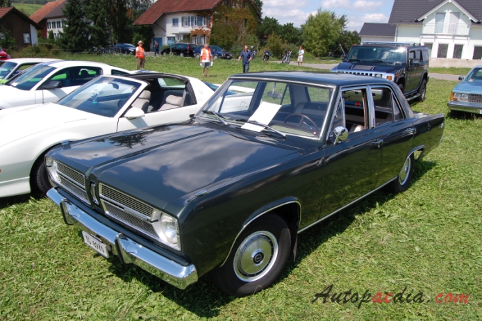 Chrysler Valiant 3rd generation 1967-1973 (1967 Plymouth Signet sedan 4d), left front view