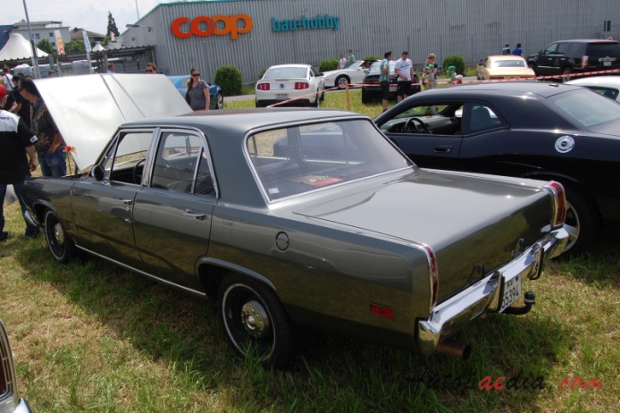 Chrysler Valiant 3rd generation 1967-1973 (1971-1972 sedan 4d),  left rear view
