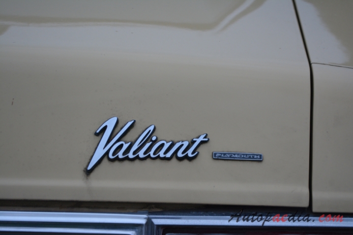 Chrysler Valiant 4th generation 1974-1976 (sedan 4d), rear emblem  