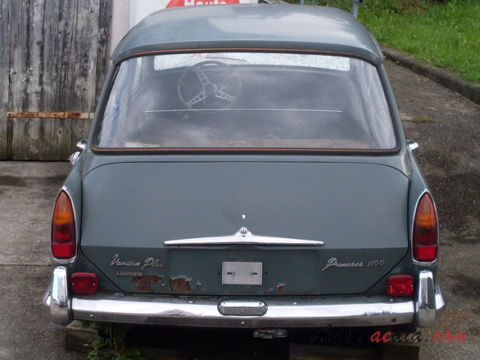 Vanden Plas Princess 1100 (BMC ADO16) 1964-1968 (1964-1967 MK1 saloon 4d), rear view