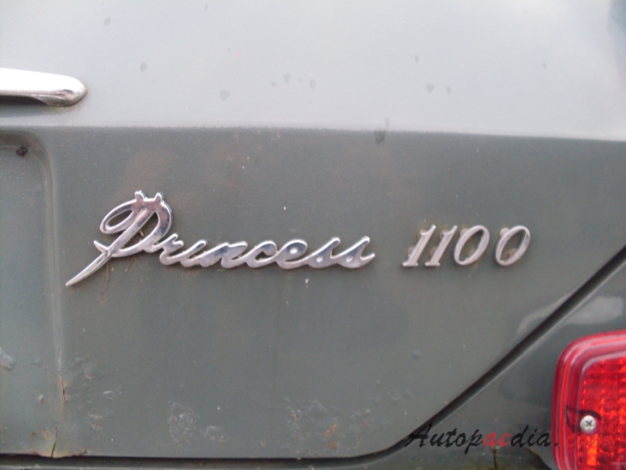Vanden Plas Princess 1100 (BMC ADO16) 1964-1968 (1964-1967 MK1 saloon 4d), emblemat tył 