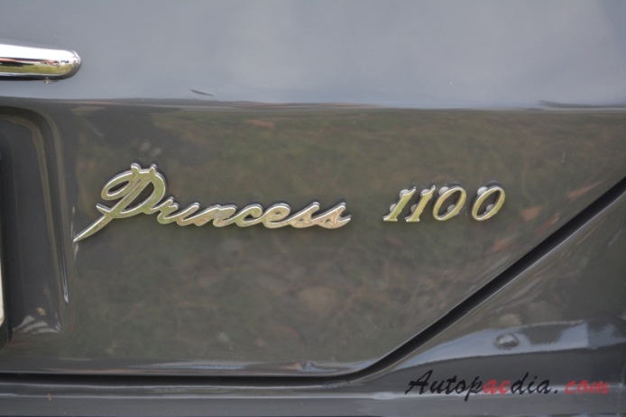 Vanden Plas Princess 1100 (BMC ADO16) 1964-1968 (1964-1967 MK1 saloon 4d), emblemat tył 