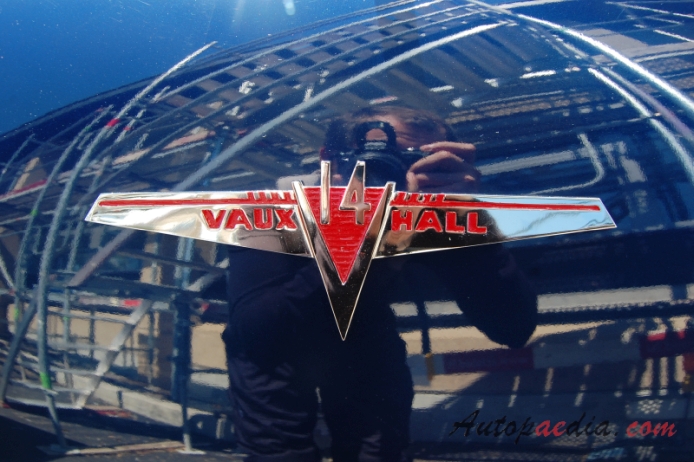 Vauxhall 14-6 1938-1948 (saloon 4d), rear emblem  