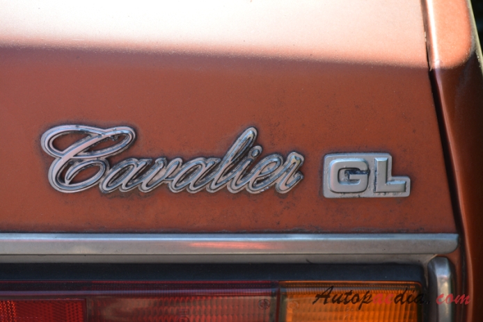 Vauxhall Cavalier Mark I 1975-1981 (GL 1600 saloon 2d), rear emblem  