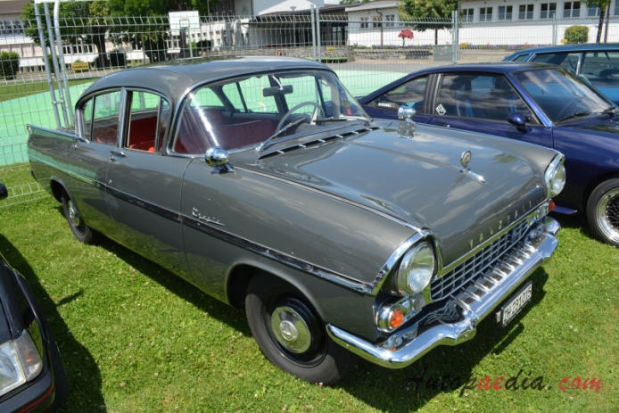 Vauxhall Cresta PA 1957-1962 (1957-1959 saloon 4d), prawy przód