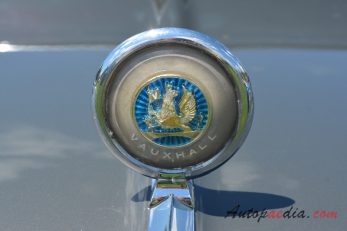 Vauxhall Cresta PA 1957-1962 (1957-1959 saloon 4d), front emblem  