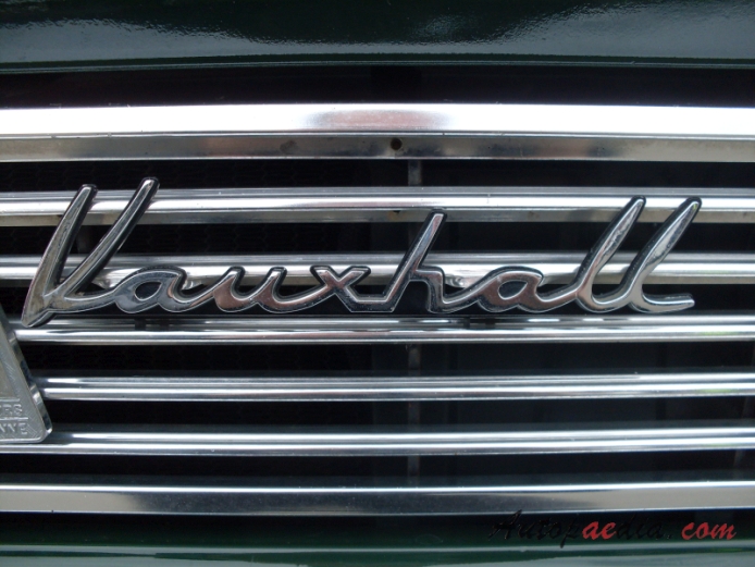 Vauxhall Cresta PC 1965-1972 (PCD DeLuxe saloon 4d), front emblem  